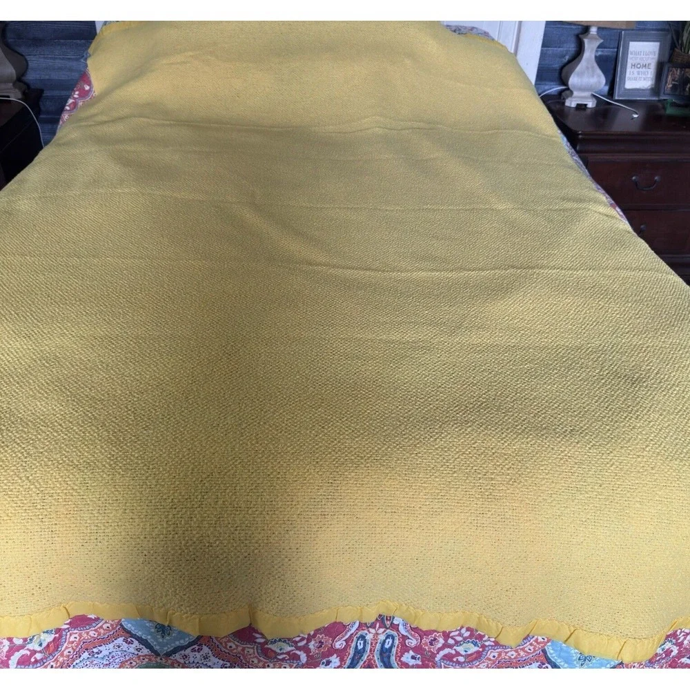 Vintage JC Penney Fashion Manor Yellow Blanket Satin‎ Trim  64